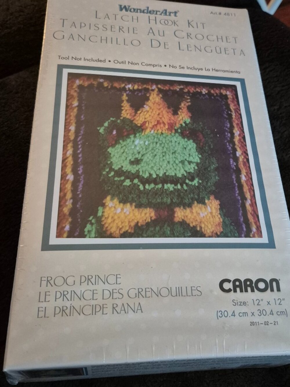 Caron WonderArt Frog Prince Latch Hook Kit #4811 12" x 12" Rug BRAND NEW in BOX!